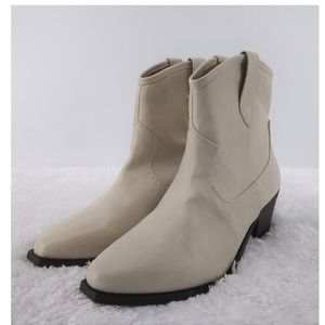 Short Pull On Western Boot Booties ~ IVORY ~ NWOT